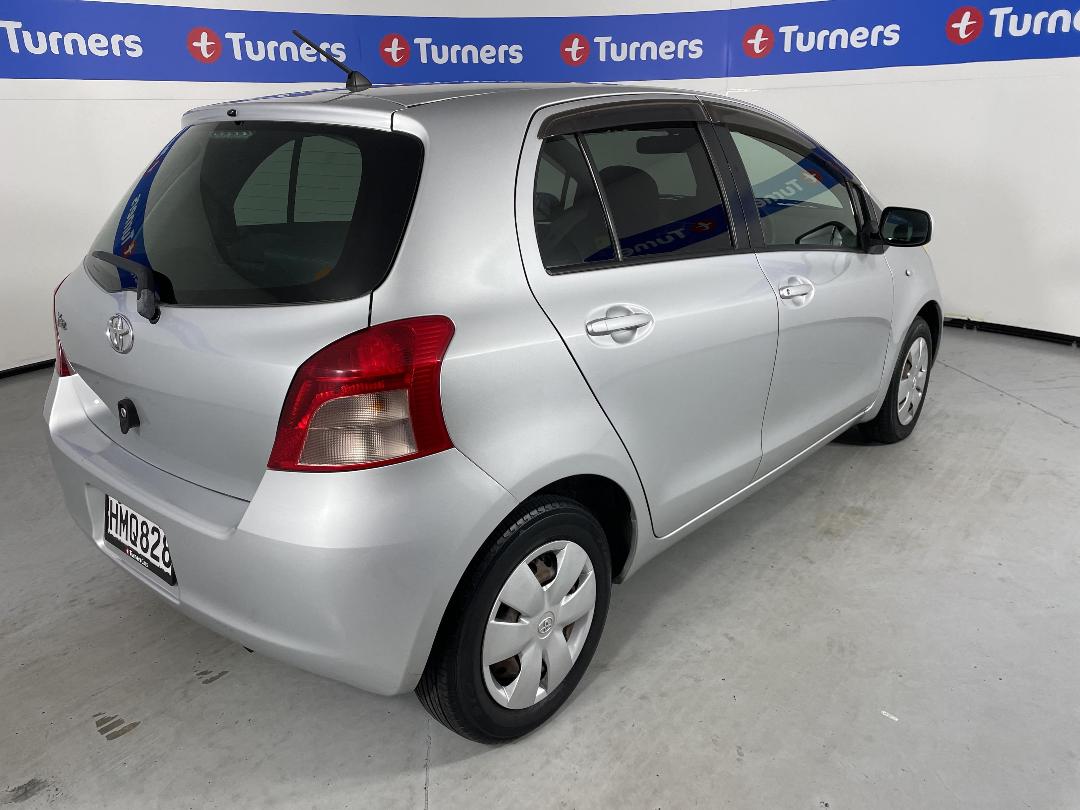 Photo '7' of Toyota Vitz Photo '7' of Toyota Vitz