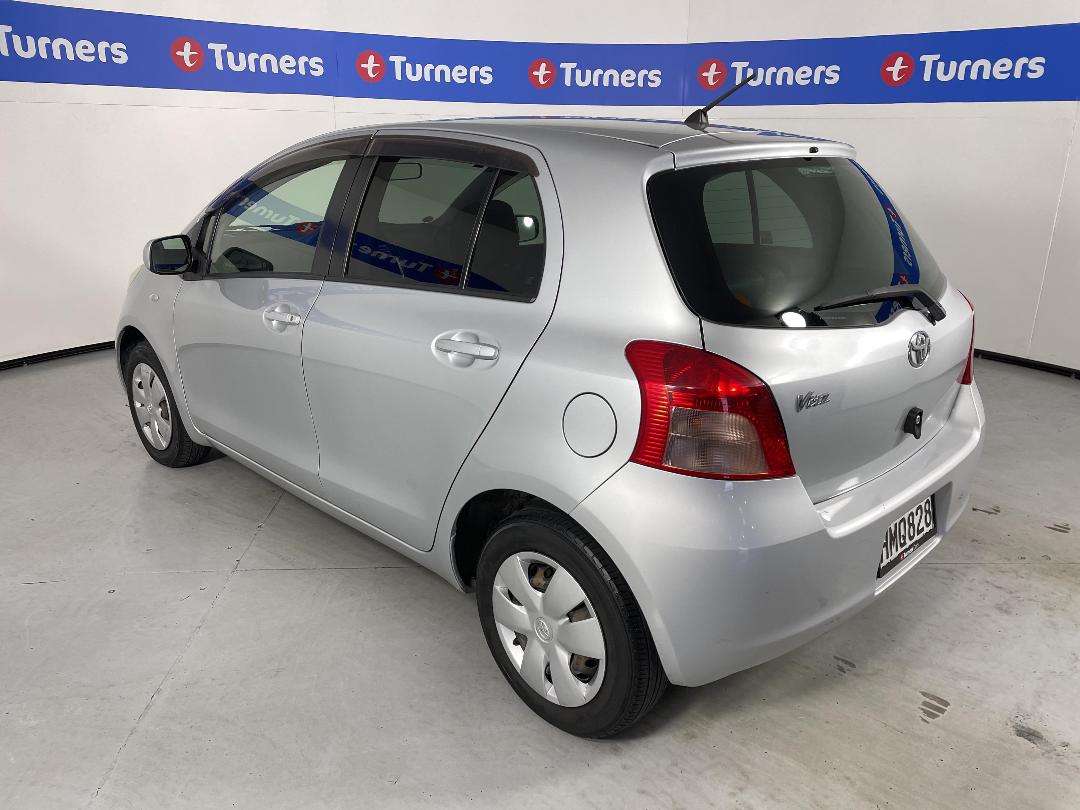 Photo '5' of Toyota Vitz Photo '5' of Toyota Vitz