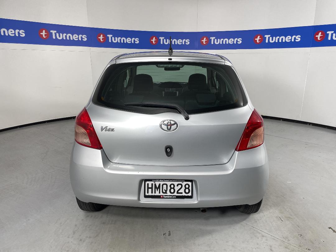 Photo '6' of Toyota Vitz Photo '6' of Toyota Vitz