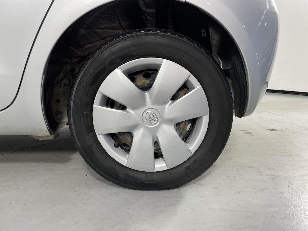 Photo '11' of Toyota Vitz Photo '11' of Toyota Vitz