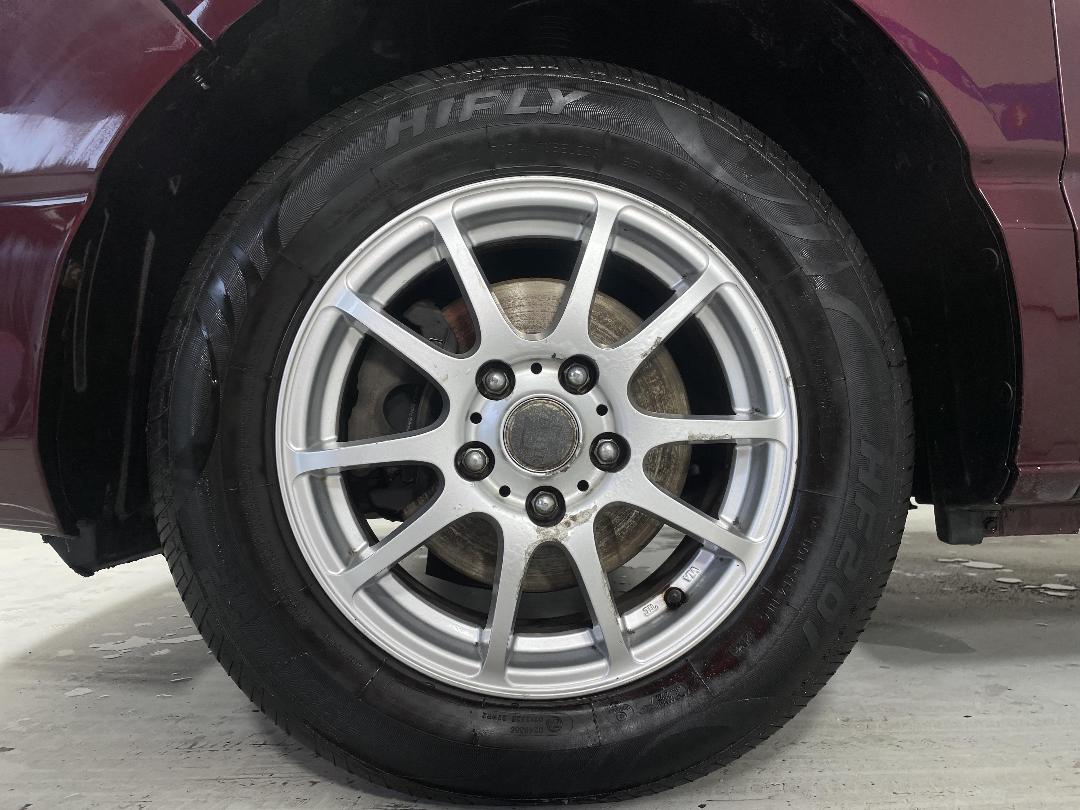 Photo '8' of Toyota Voxy Photo '8' of Toyota Voxy