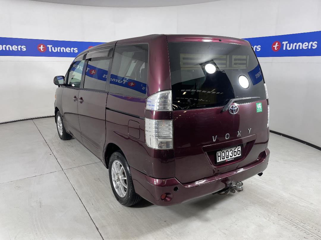 Photo '4' of Toyota Voxy Photo '4' of Toyota Voxy