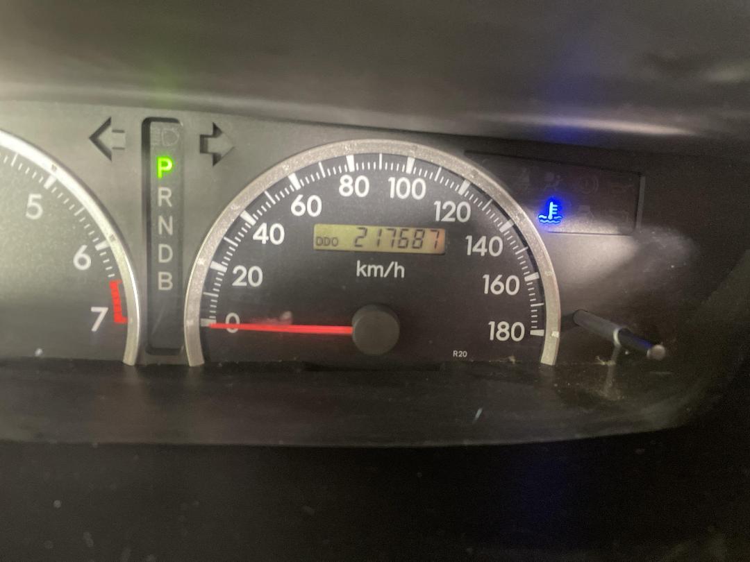 Photo '18' of Toyota Voxy Photo '18' of Toyota Voxy