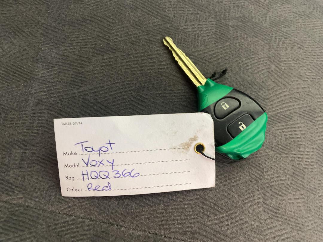 Photo '19' of Toyota Voxy Photo '19' of Toyota Voxy