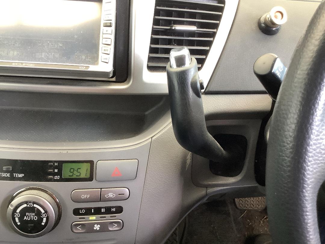 Photo '14' of Toyota Voxy