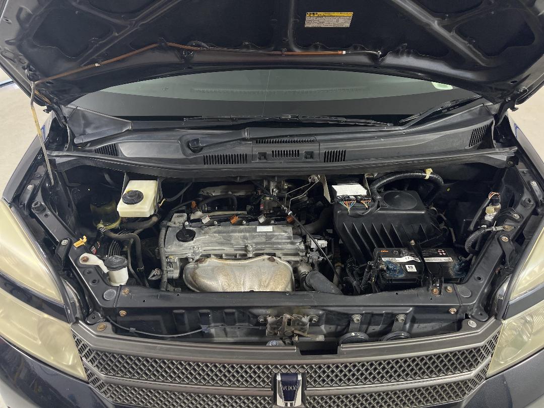 Photo '13' of Toyota Voxy