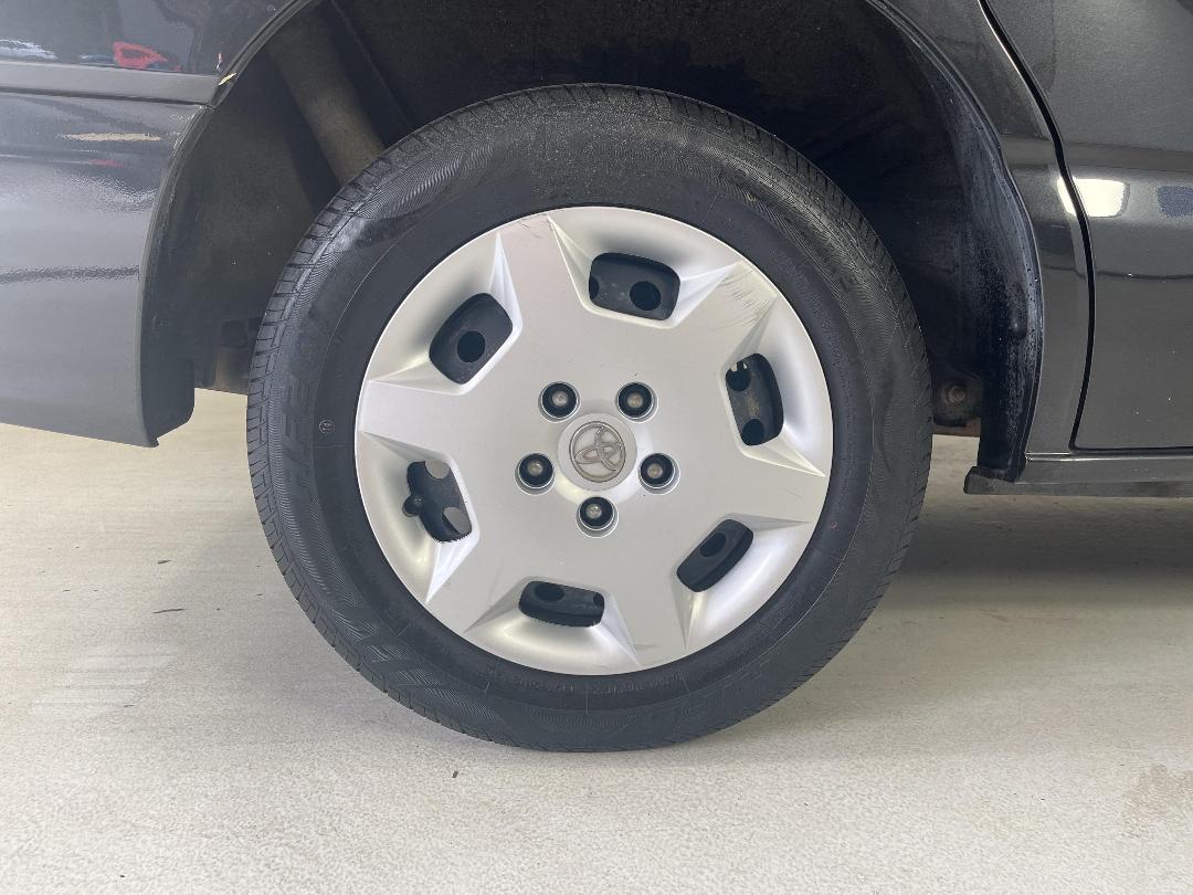 Photo '12' of Toyota Voxy