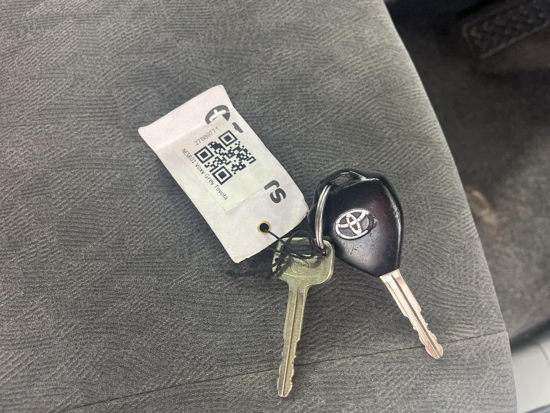 Photo '21' of Toyota Voxy