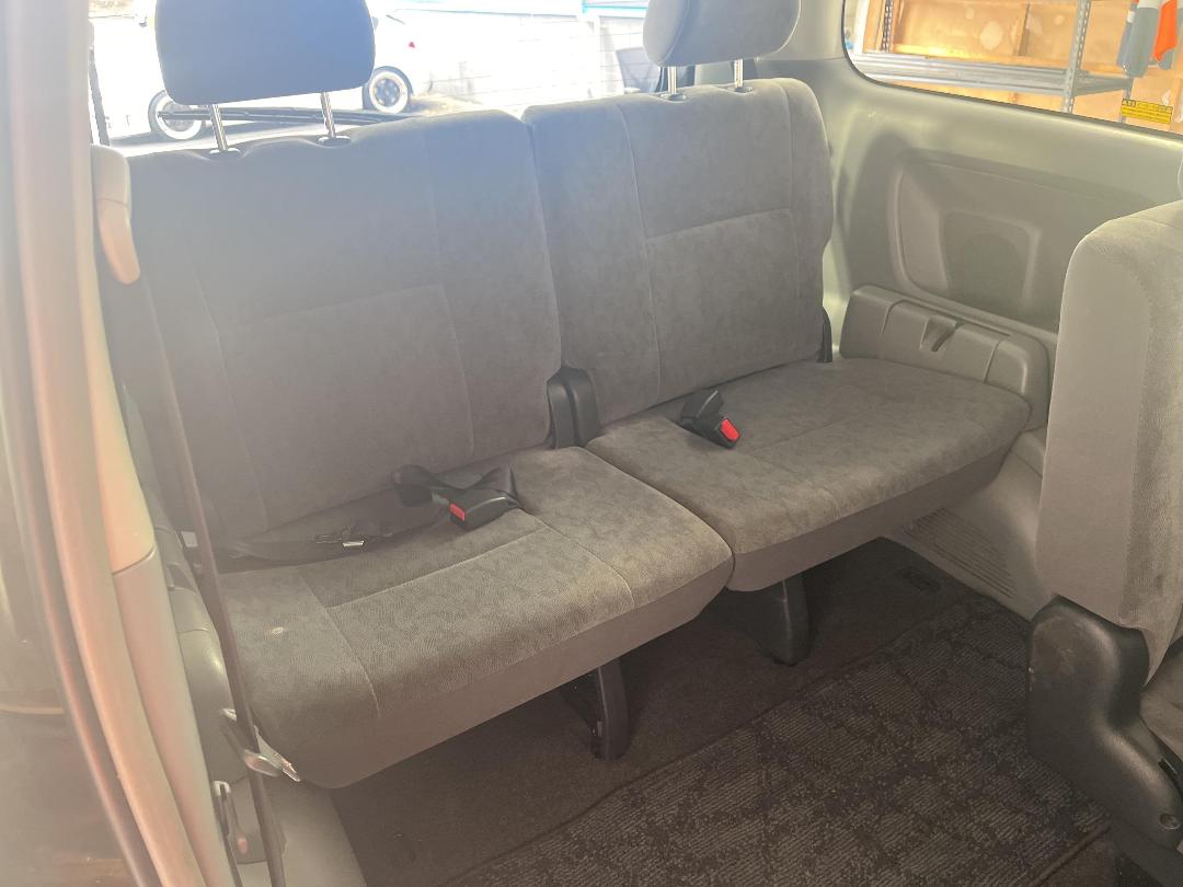 Photo '26' of Toyota Voxy