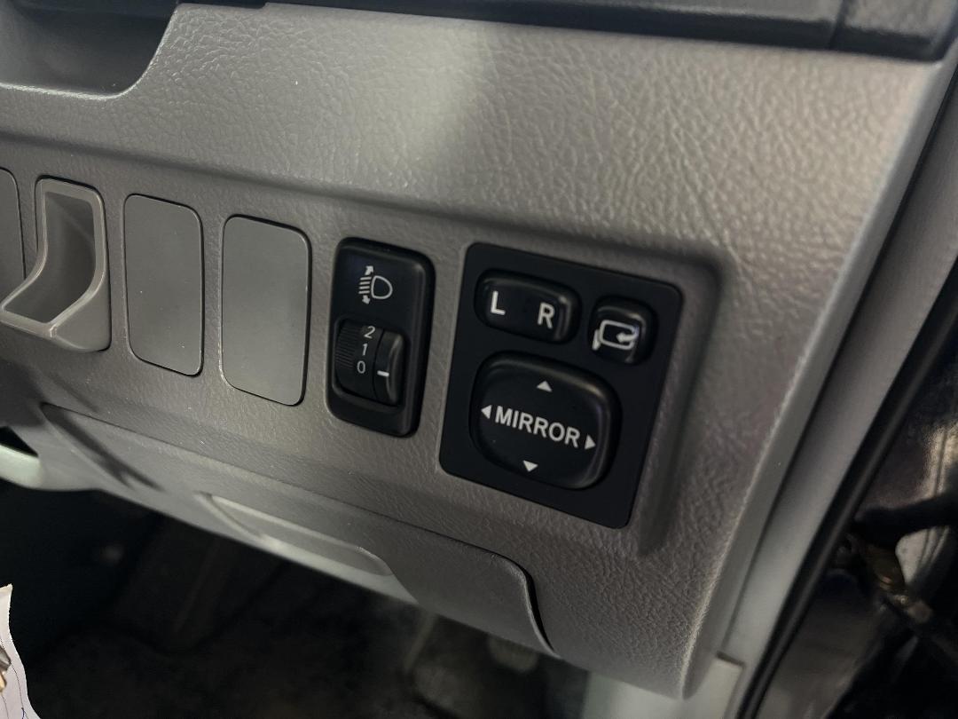 Photo '23' of Toyota Voxy