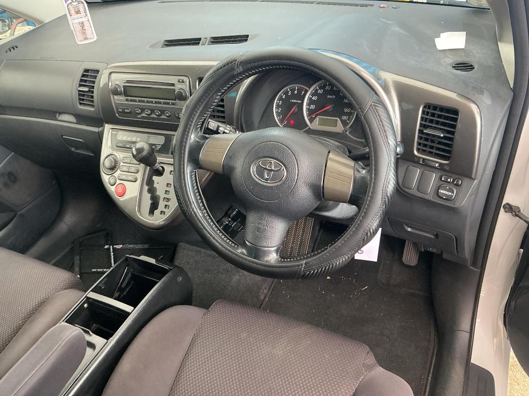 Photo '27' of Toyota Wish