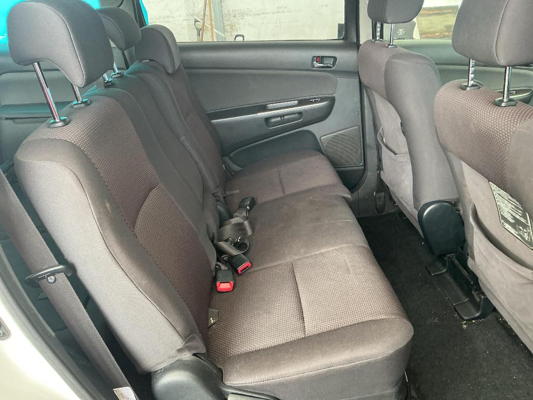 Photo '30' of Toyota Wish