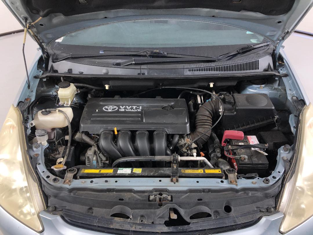 Photo '11' of Toyota Wish Photo '11' of Toyota Wish