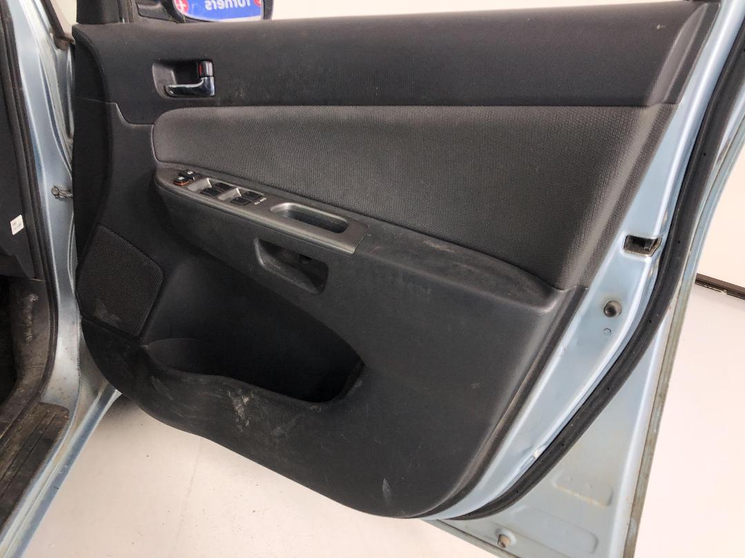 Photo '13' of Toyota Wish Photo '13' of Toyota Wish