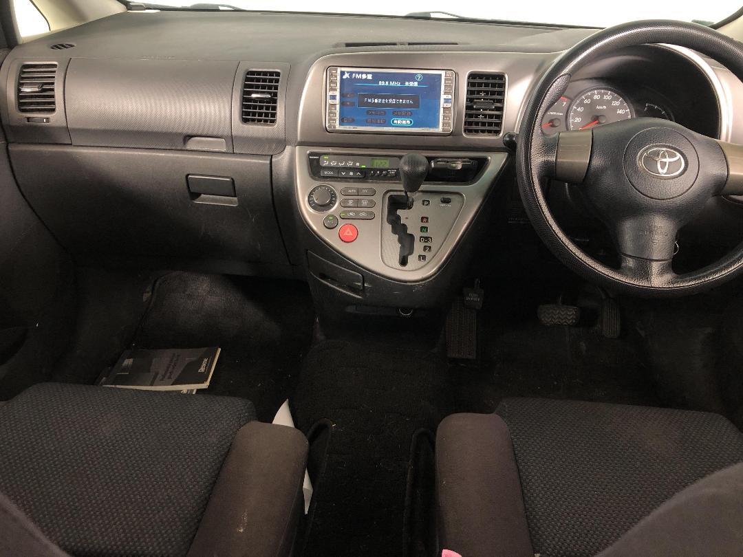 Photo '15' of Toyota Wish Photo '15' of Toyota Wish
