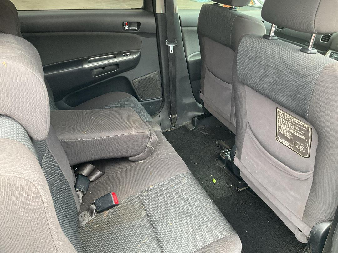 Photo '17' of Toyota Wish Photo '17' of Toyota Wish