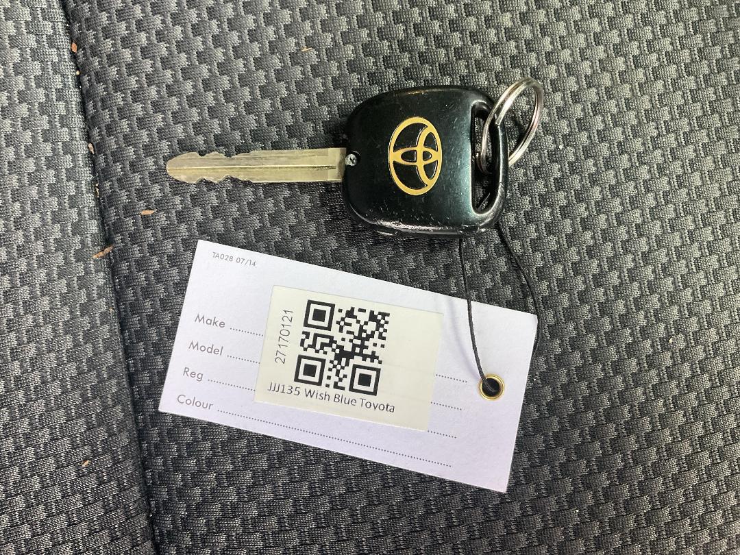 Photo '25' of Toyota Wish Photo '25' of Toyota Wish