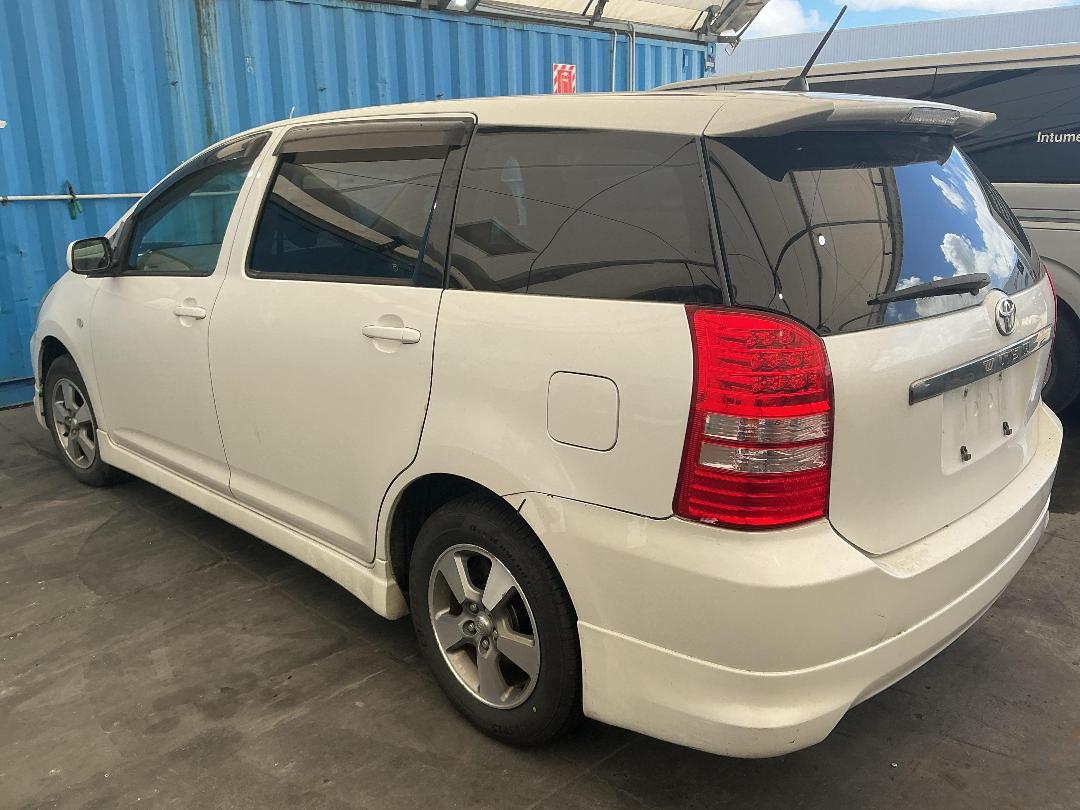 Photo '3' of Toyota Wish Photo '3' of Toyota Wish