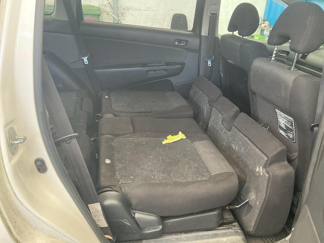 Photo '7' of Toyota Wish Photo '7' of Toyota Wish