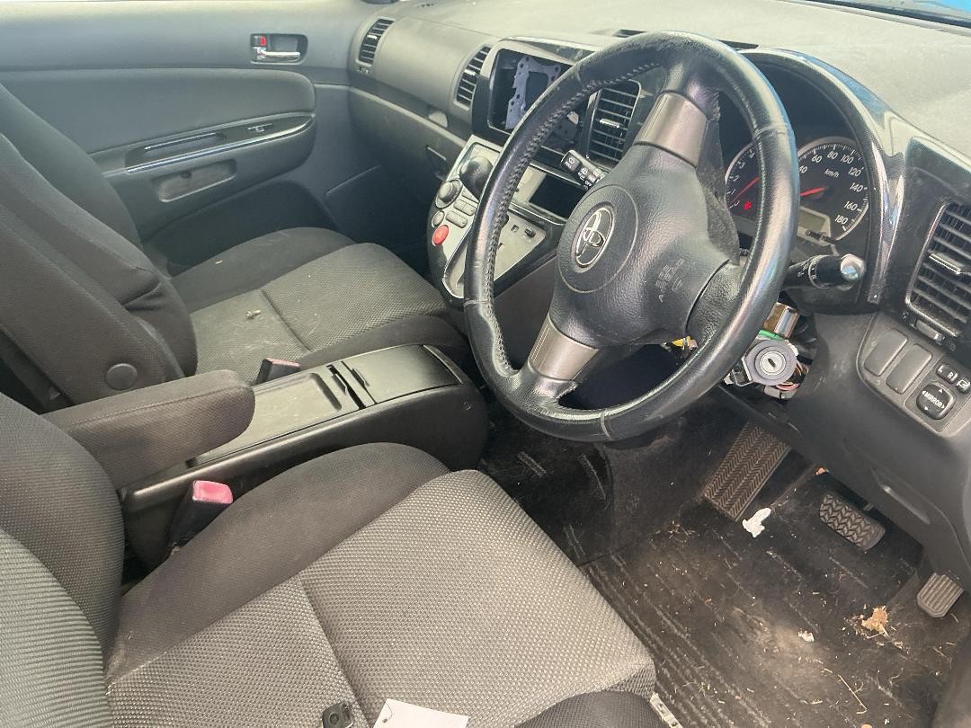 Photo '8' of Toyota Wish Photo '8' of Toyota Wish