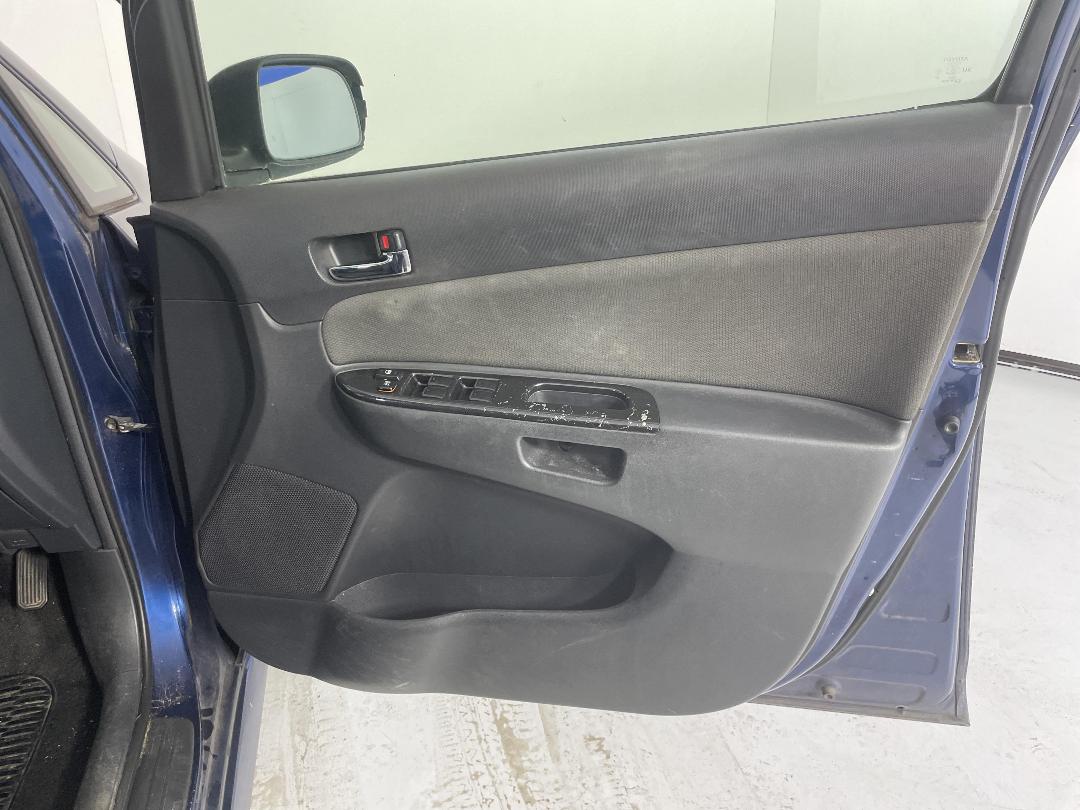 Photo '13' of Toyota Wish Photo '13' of Toyota Wish