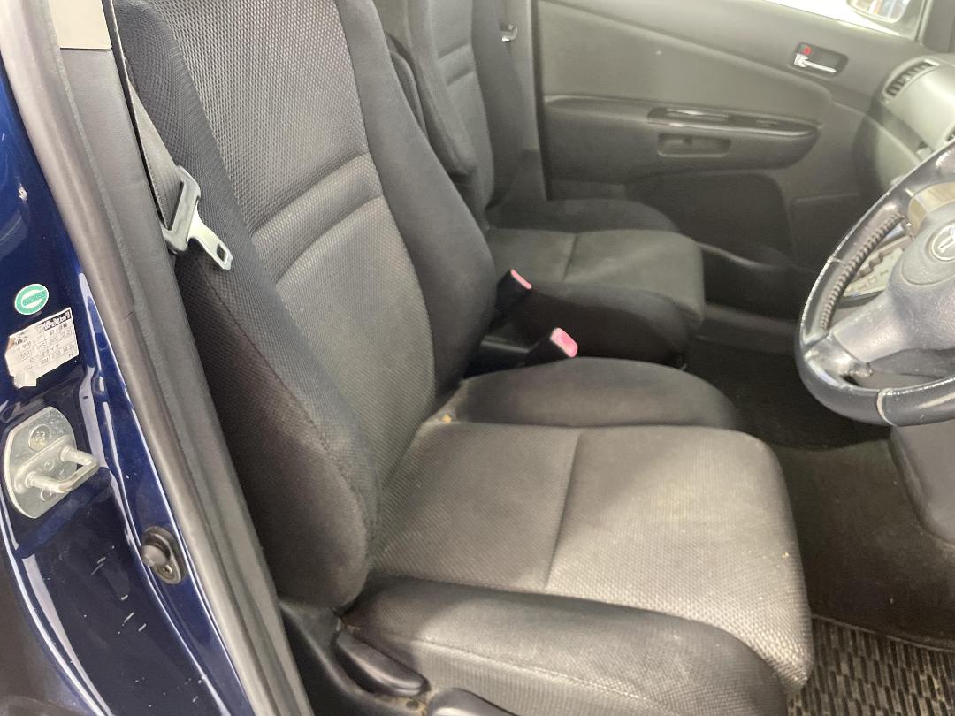 Photo '14' of Toyota Wish Photo '14' of Toyota Wish