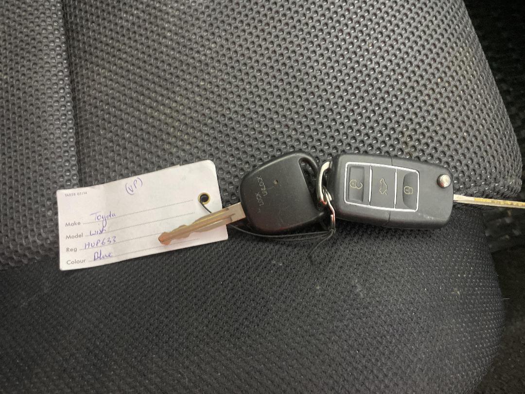 Photo '20' of Toyota Wish Photo '20' of Toyota Wish