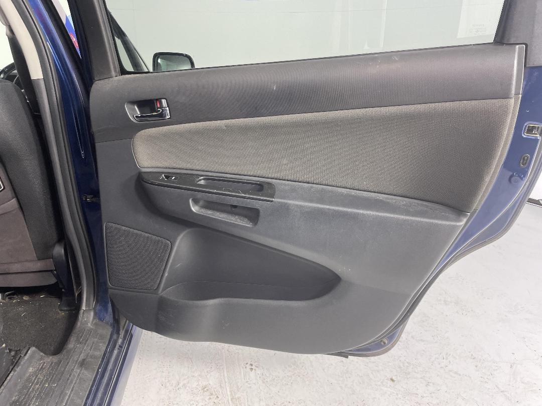 Photo '17' of Toyota Wish Photo '17' of Toyota Wish