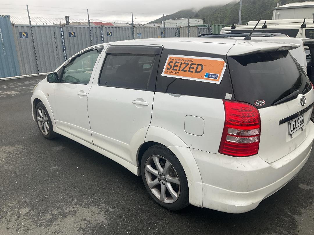 Photo '4' of Toyota Wish Photo '4' of Toyota Wish