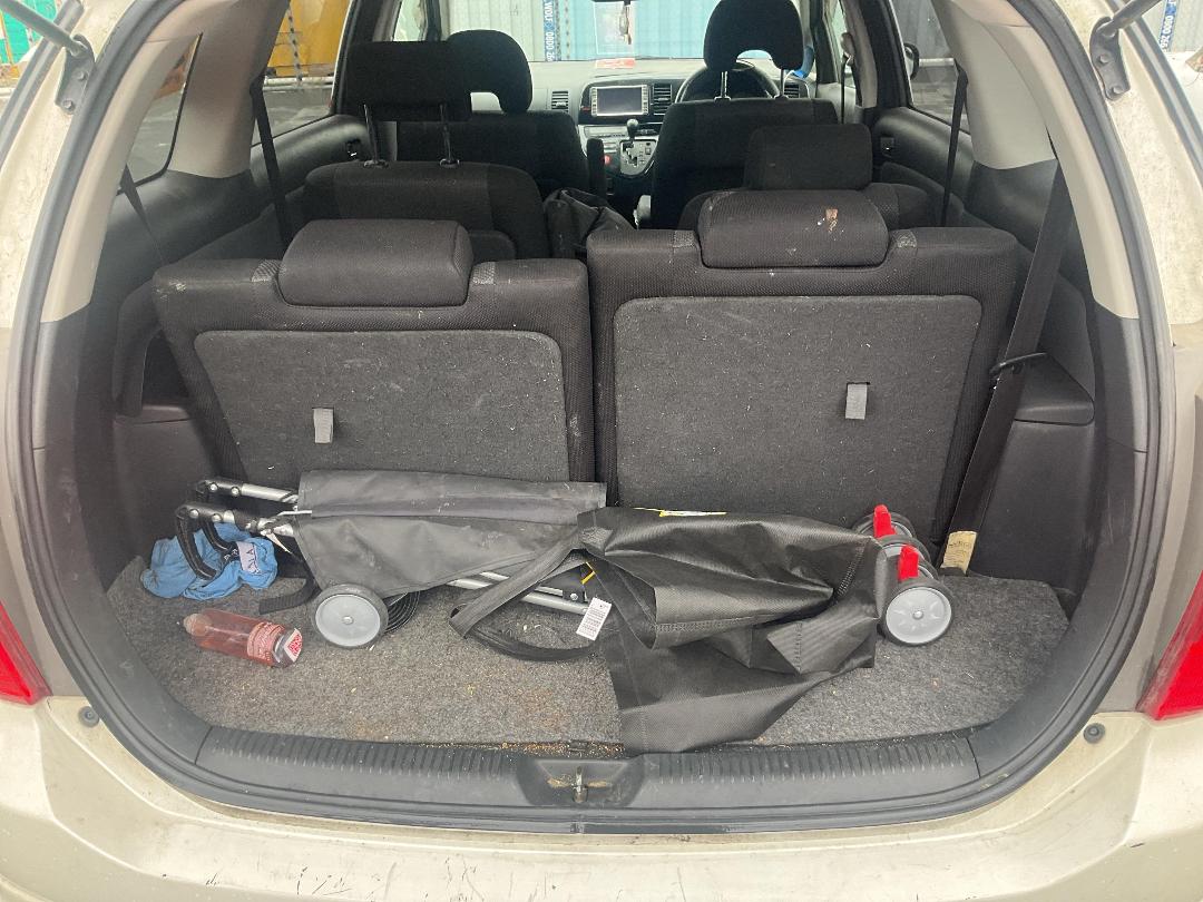 Photo '11' of Toyota Wish Photo '11' of Toyota Wish