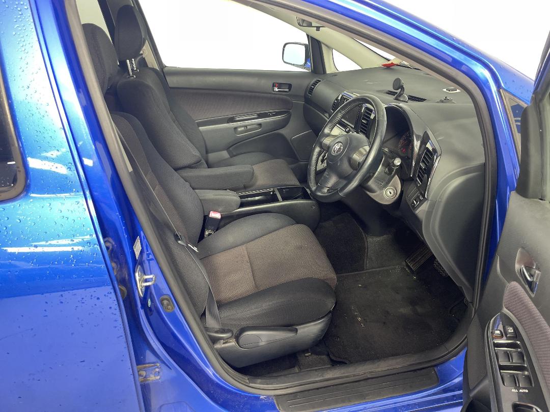 Photo '16' of Toyota Wish