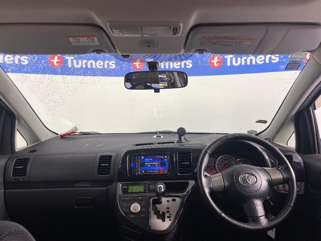 Photo '17' of Toyota Wish