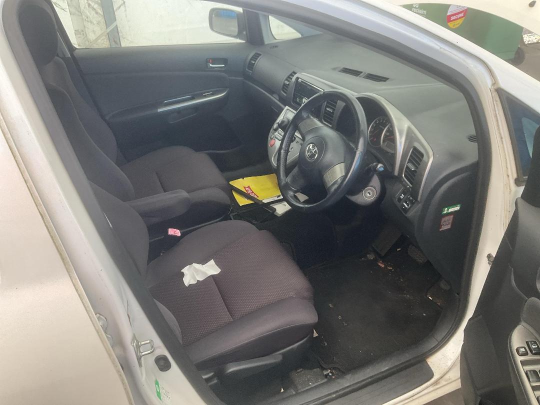 Photo '19' of Toyota Wish Photo '19' of Toyota Wish