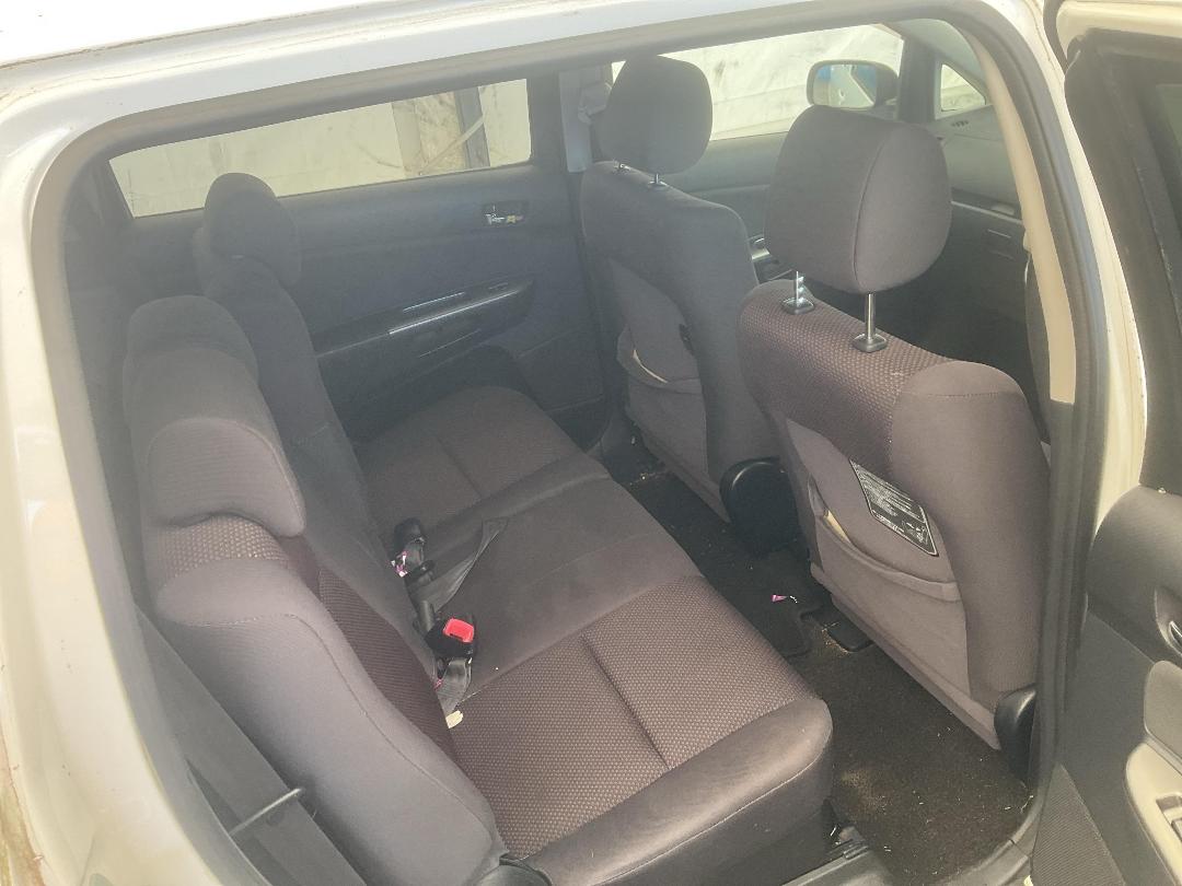 Photo '20' of Toyota Wish Photo '20' of Toyota Wish