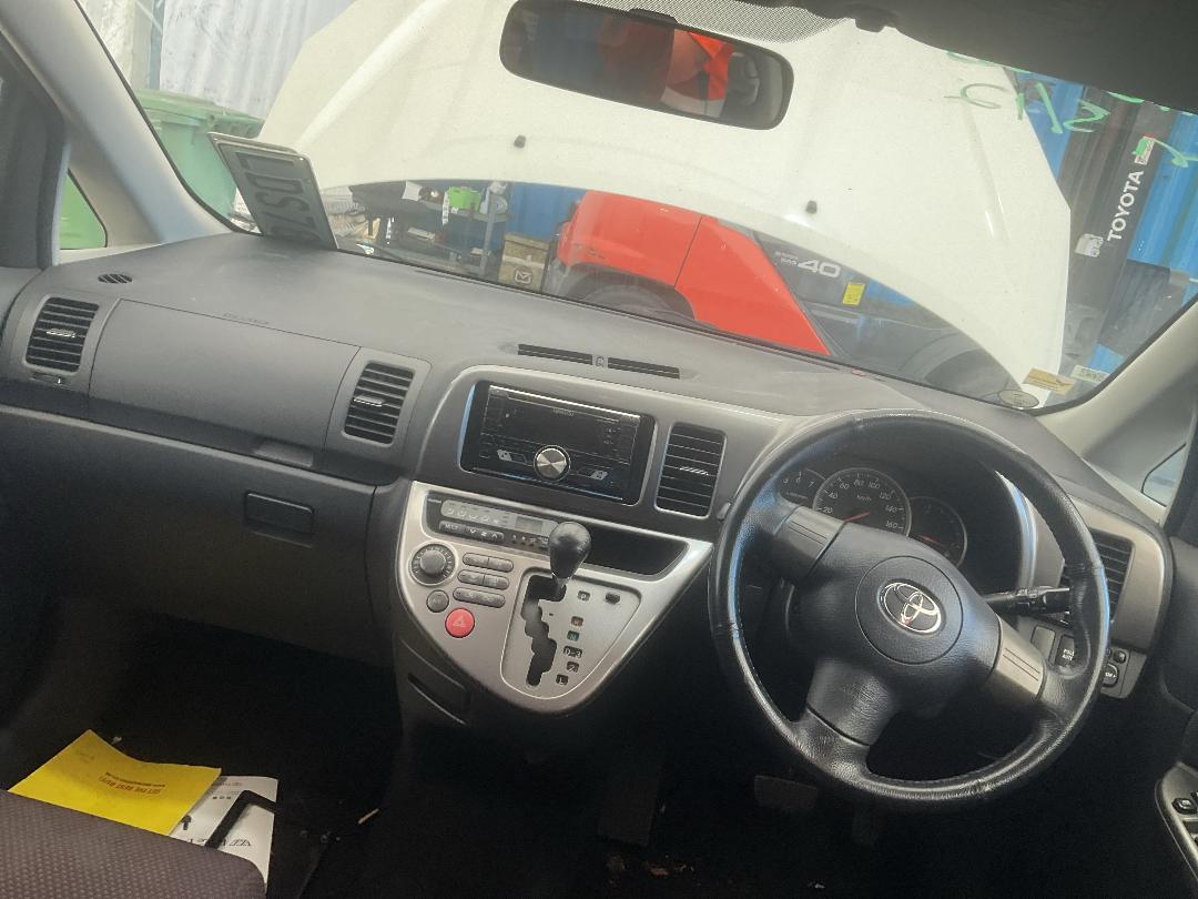 Photo '21' of Toyota Wish Photo '21' of Toyota Wish