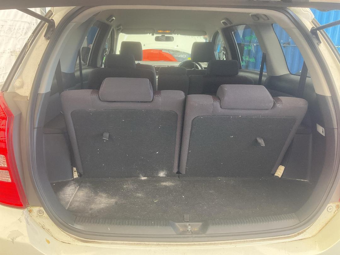 Photo '22' of Toyota Wish Photo '22' of Toyota Wish