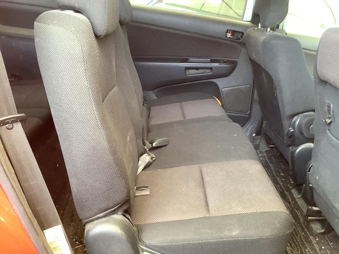 Photo '10' of Toyota Wish Photo '10' of Toyota Wish