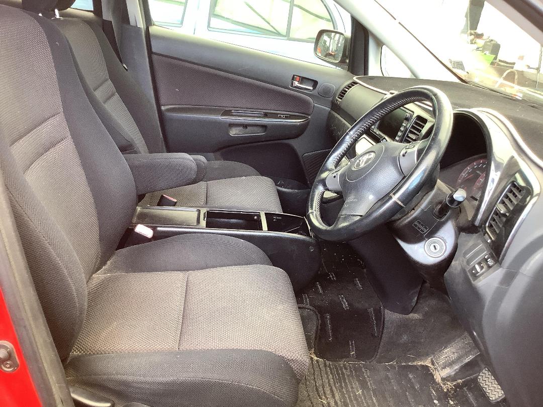 Photo '11' of Toyota Wish Photo '11' of Toyota Wish