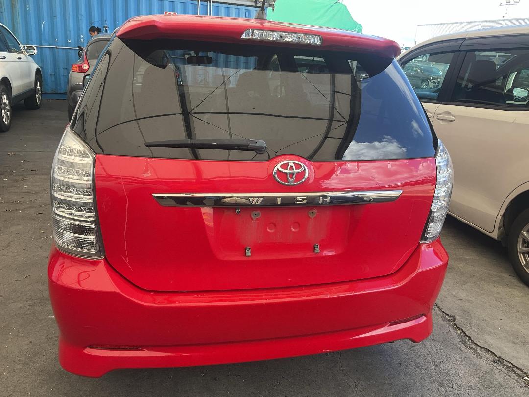 Photo '13' of Toyota Wish Photo '13' of Toyota Wish