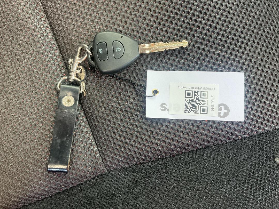 Photo '29' of Toyota Wish Photo '29' of Toyota Wish