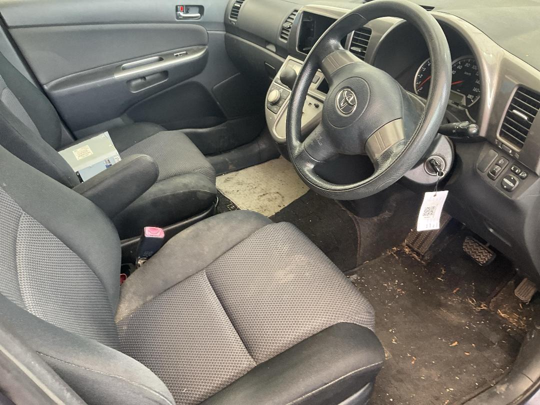 Photo '7' of Toyota Wish