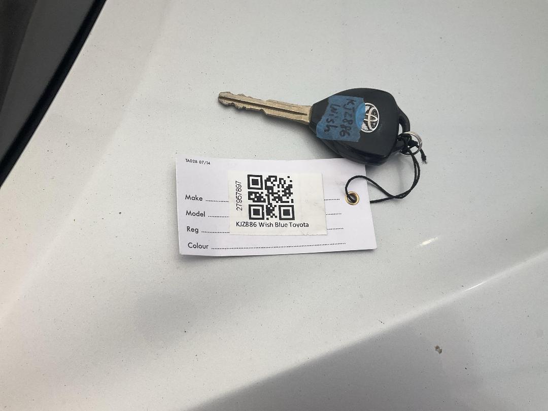 Photo '13' of Toyota Wish