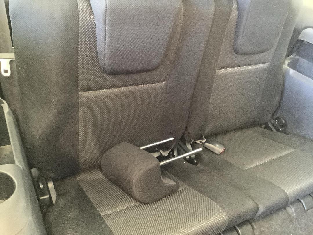 Photo '10' of Toyota Wish Photo '10' of Toyota Wish