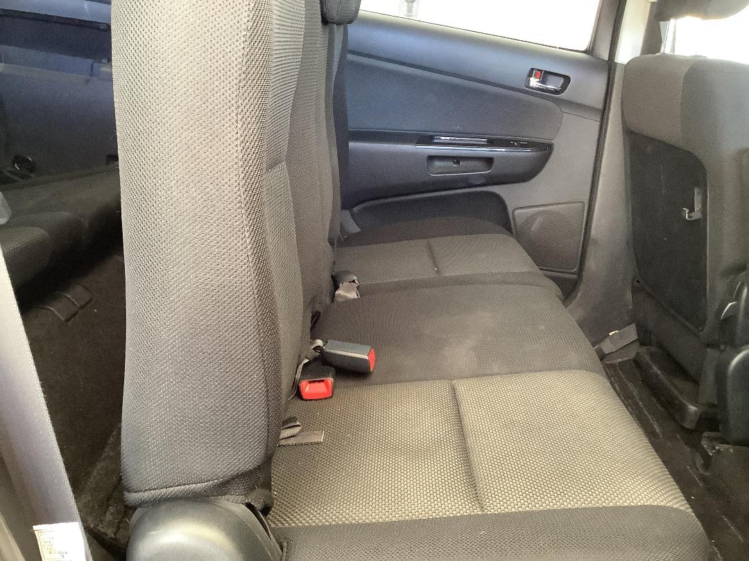 Photo '11' of Toyota Wish Photo '11' of Toyota Wish