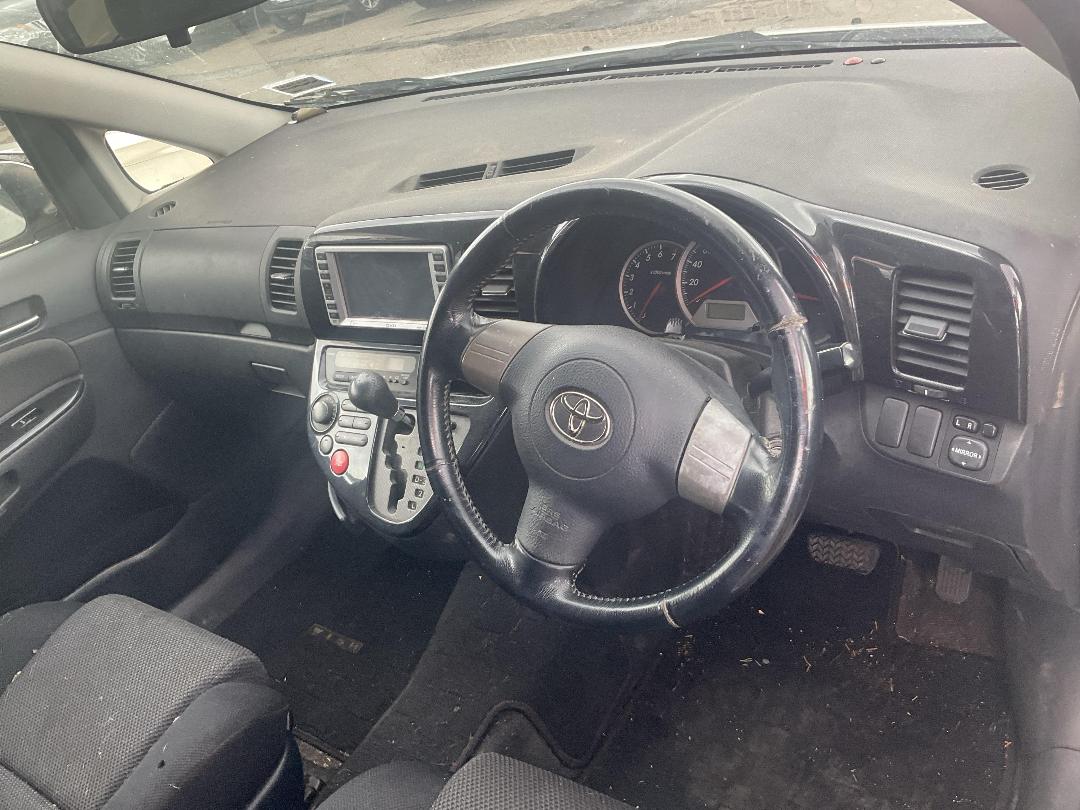 Photo '14' of Toyota Wish Photo '14' of Toyota Wish