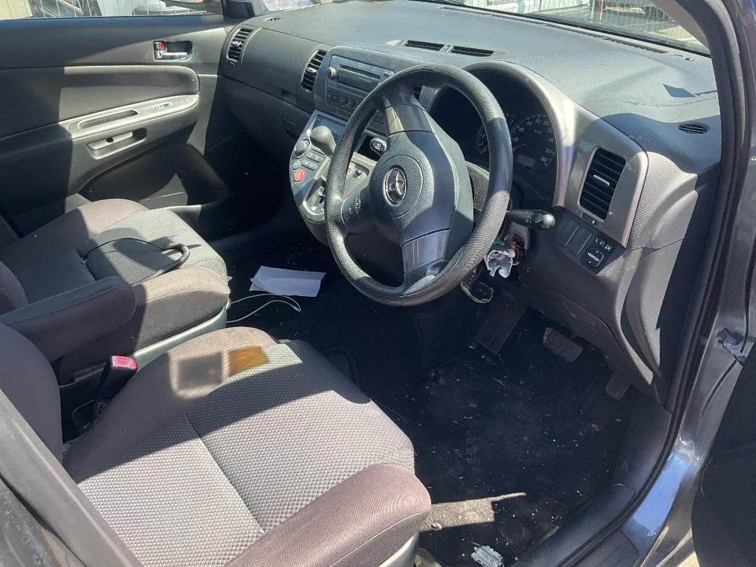 Photo '13' of Toyota Wish Photo '13' of Toyota Wish