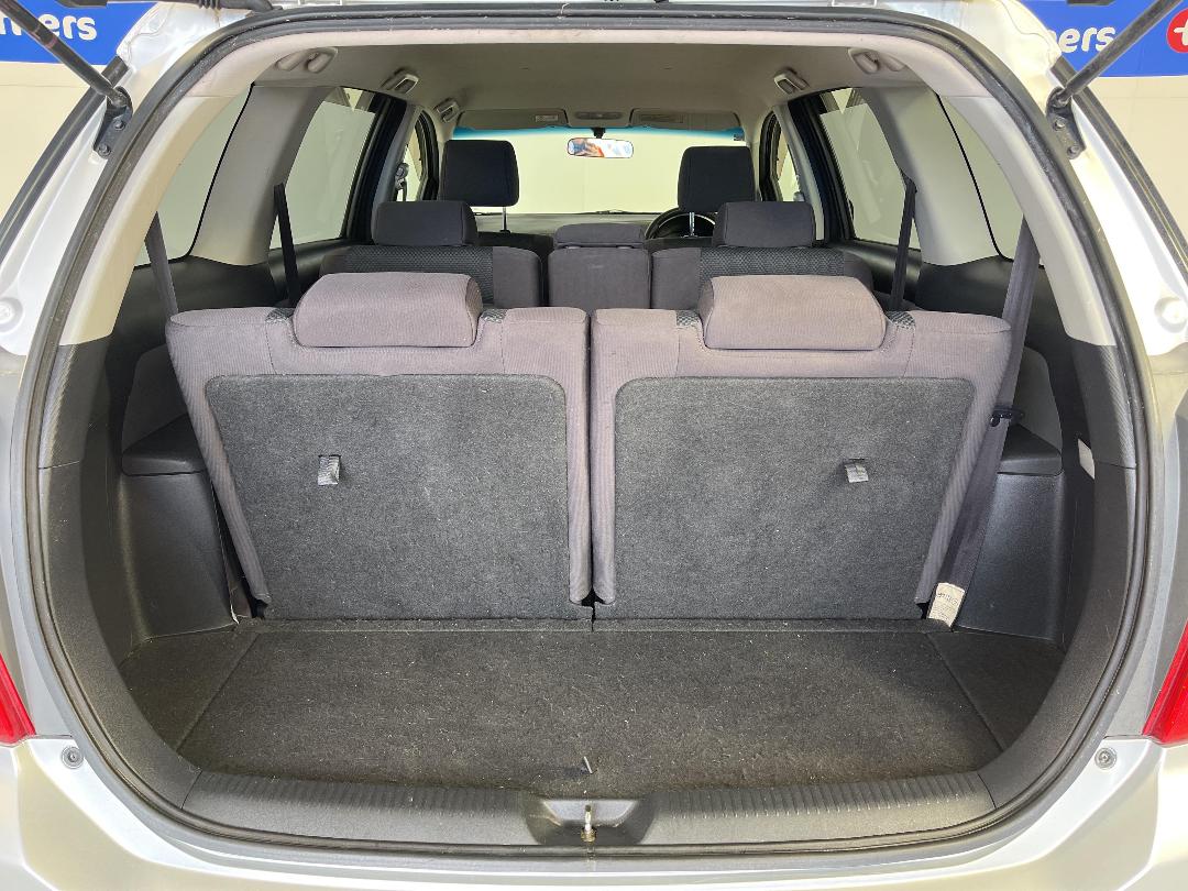 Photo '12' of Toyota Wish