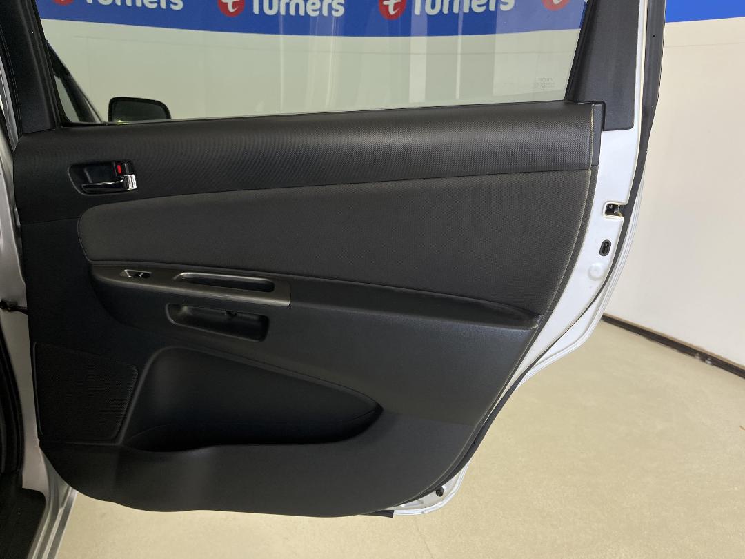 Photo '17' of Toyota Wish