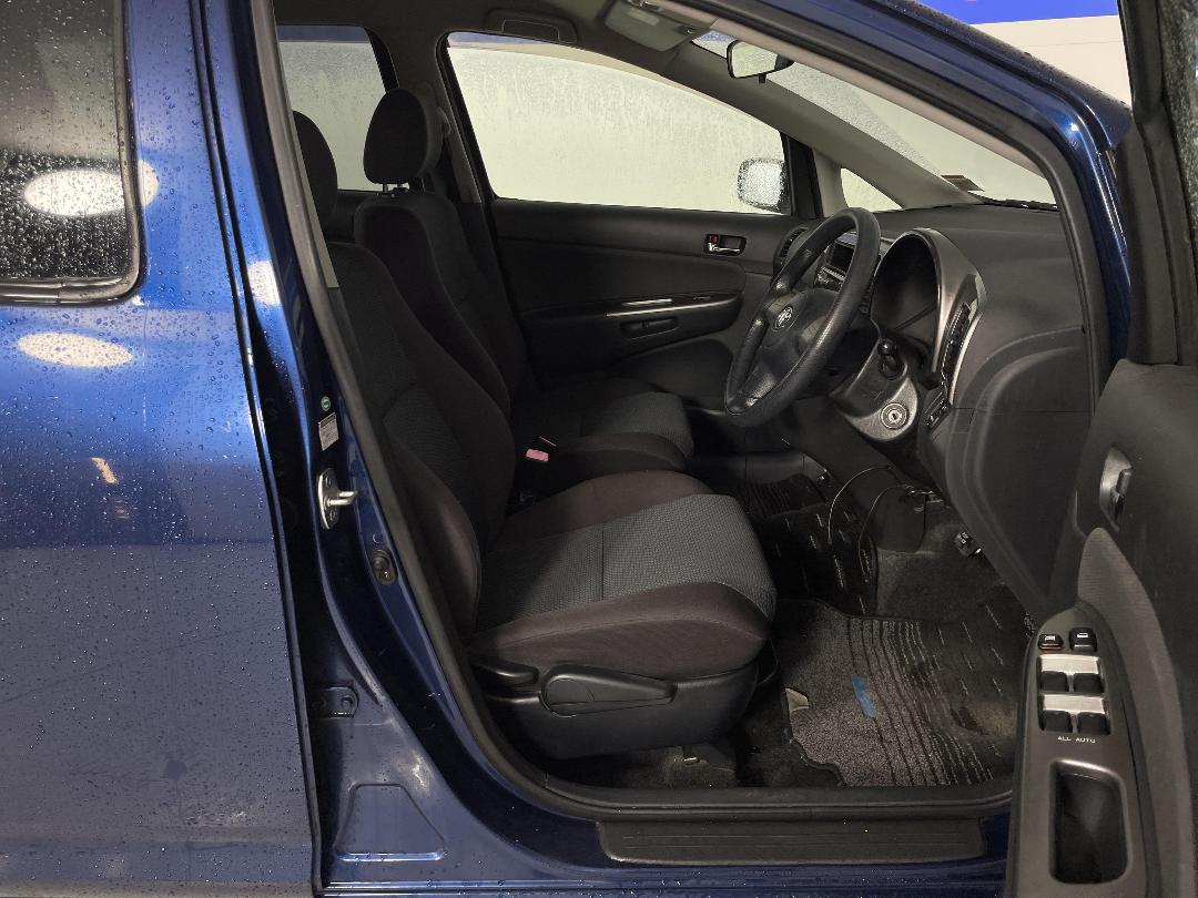 Photo '16' of Toyota Wish