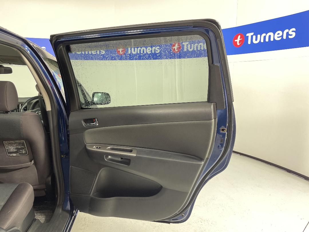 Photo '19' of Toyota Wish